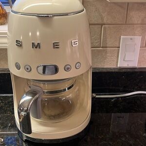 Smeg 50's Retro Style Drip Filter Coffee Machine in Cream